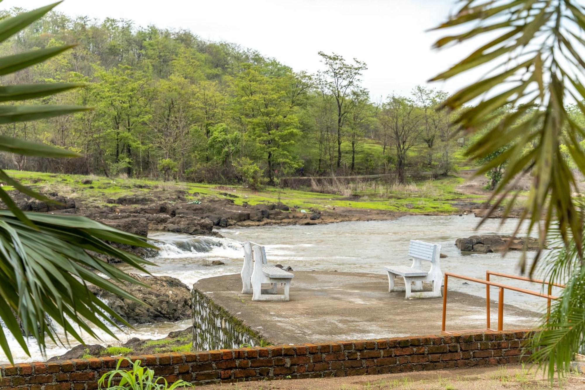 Murbād Saffronstays Siesta By The River מראה חיצוני תמונה